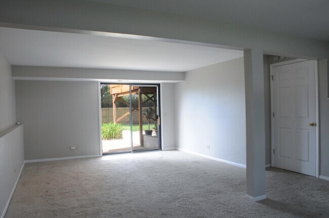 Building Photo - 152 Farm Gate Ln