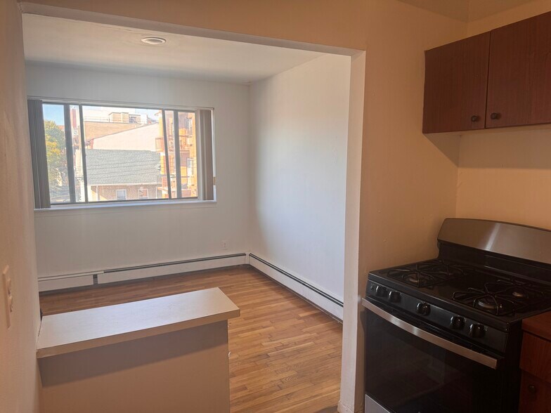 Building Photo - 7559 113th St