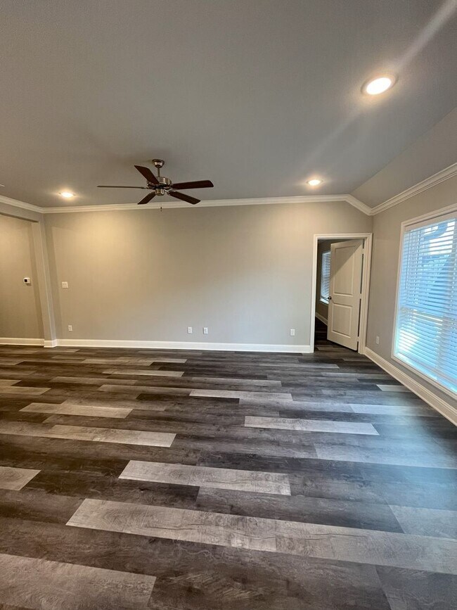 Building Photo - Magnolia Park #10742