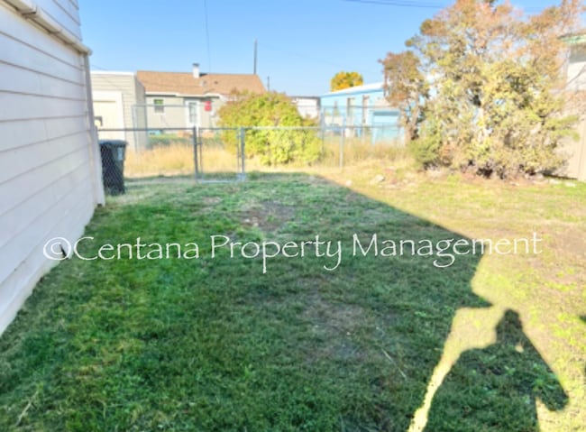 Building Photo - Pet friendly 2 bedroom house with a large lawn! (Better pictures coming soon).