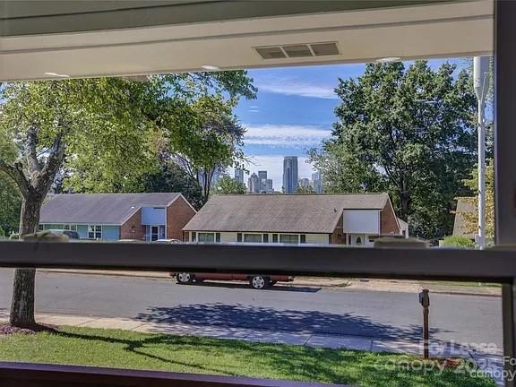 Building Photo - 1208 Fontana Ave