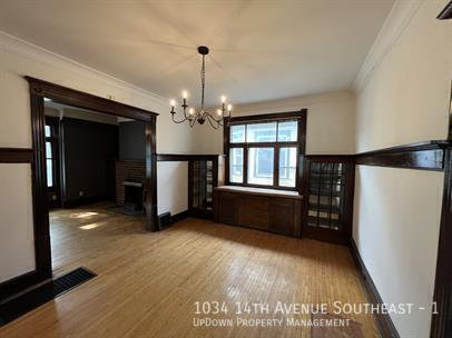 Building Photo - 1034 14th Ave SE