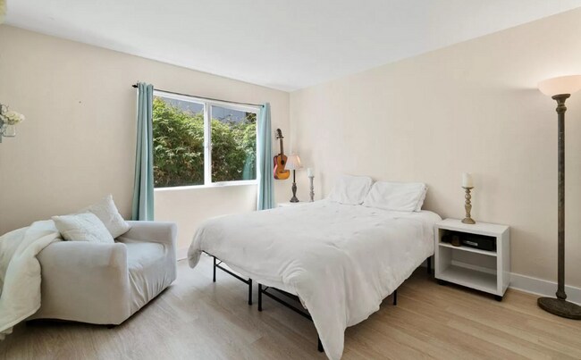 Building Photo - Beach House in Rio Del Mar