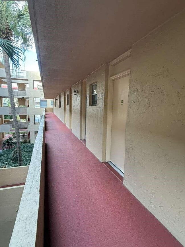 Building Photo - 408 NW 68th Ave