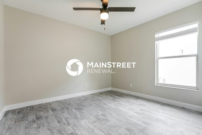 Building Photo - 3 Bedroom Pet-Friendly Home in SARASOTA, FL with Main Street Renewal