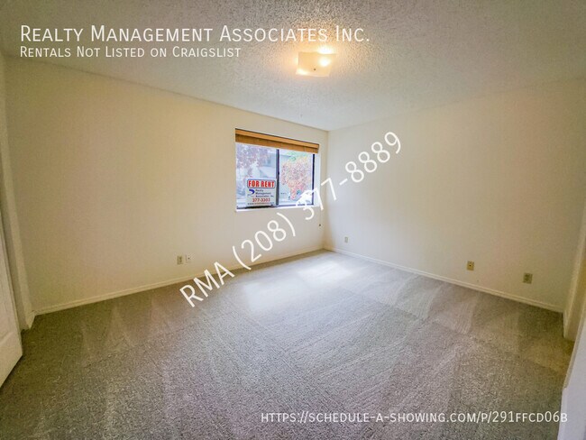 Building Photo - 3639 S Gekeler Ln