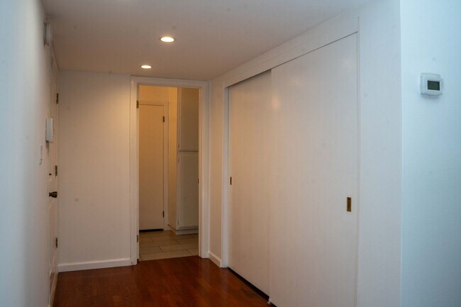 Building Photo - 4521 Colbath Ave