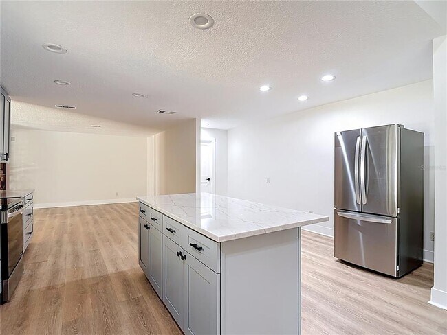 Building Photo - 4072 Belmoor Dr