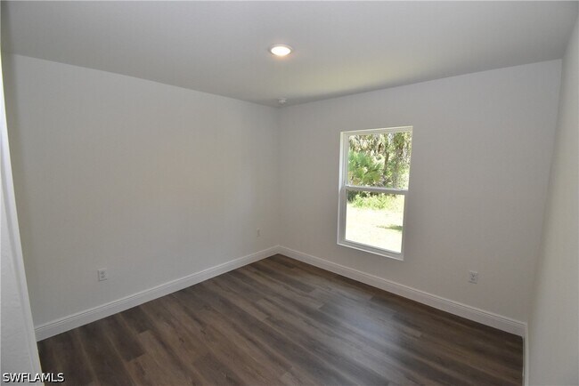 Building Photo - 3393 Fergus St