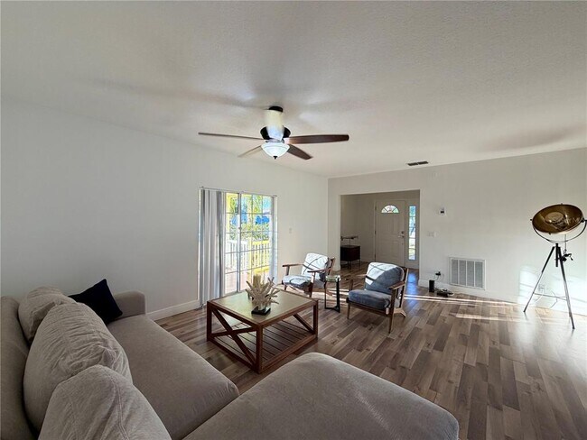 Building Photo - 2436 Oak Mill Dr