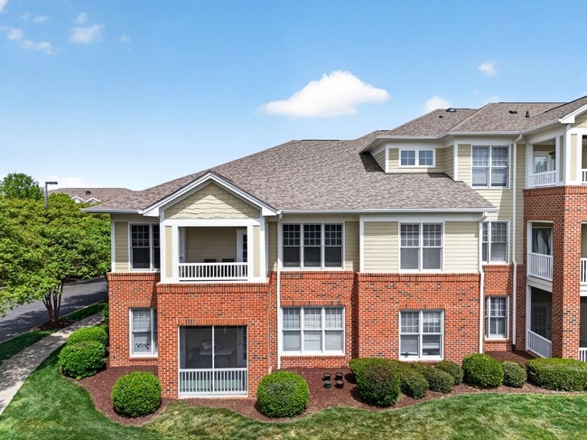 Building Photo - Tons of Upgrade! Beautiful 2 Bedroom, 2.5 Bath Condo in Waterford@ Cary Park, Available Now!