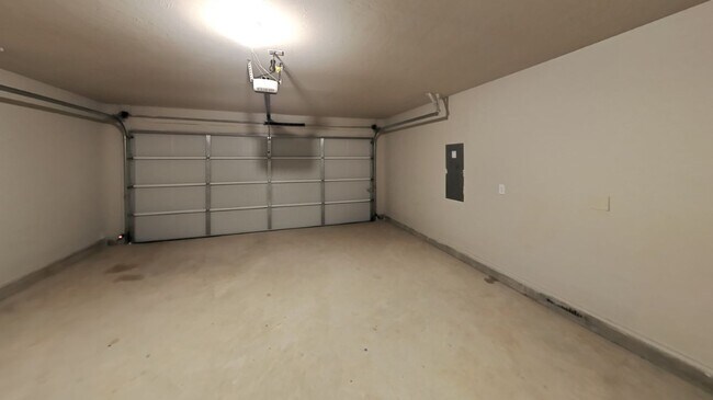 Building Photo - Spectacular 4 Bedroom 2 Bath Home in Piedmont Schools- Neighborhood Park