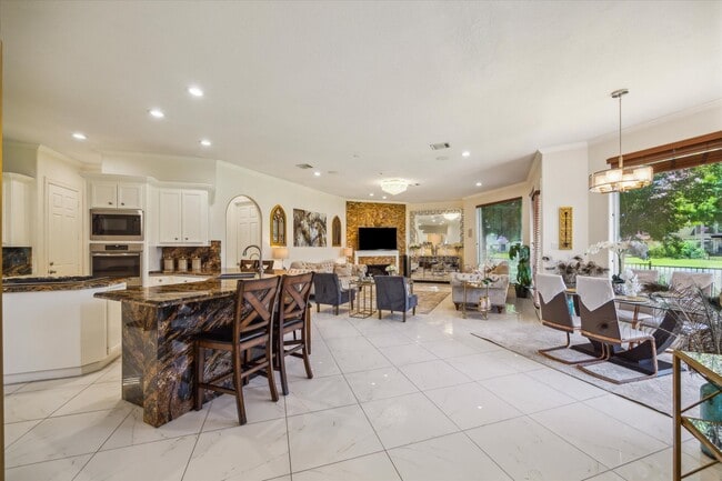 Building Photo - 14 Lake Mist Ct