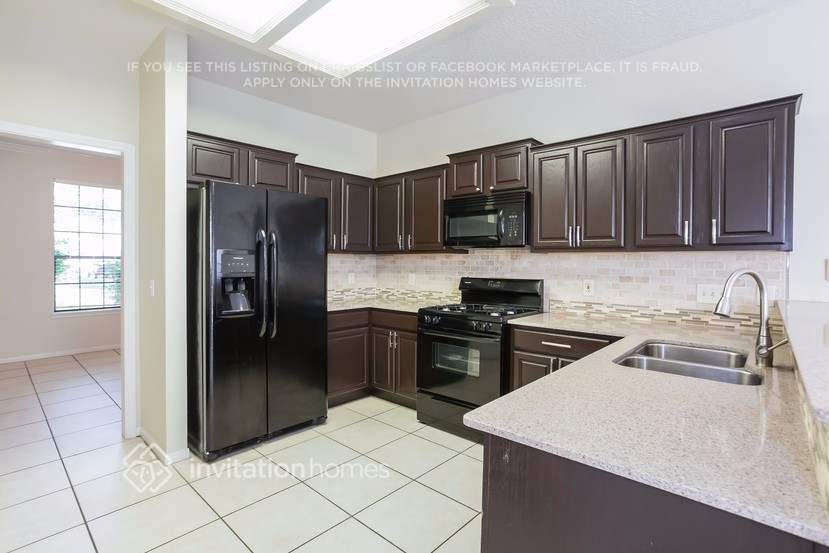 Building Photo - 2117 Shadow Bay Cir