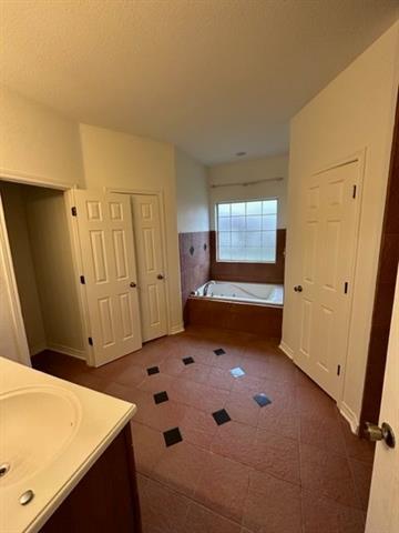 Building Photo - 3310 Silver Oaks Dr