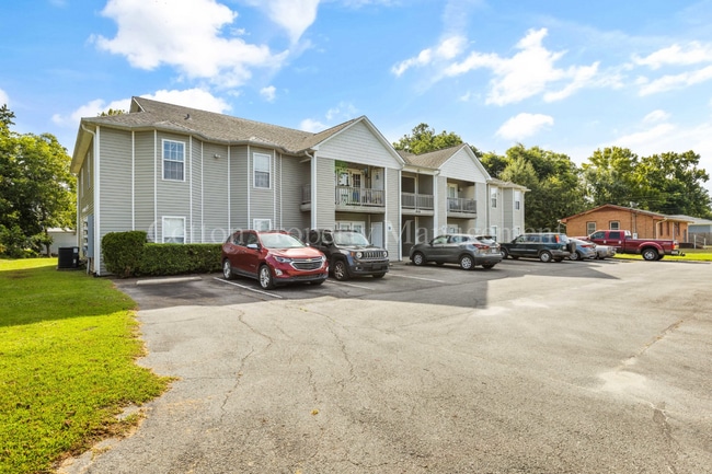 Building Photo - 406 N Dickerson St