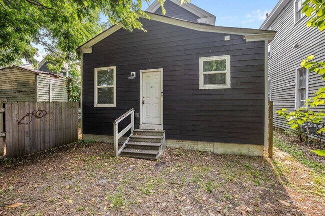Building Photo - 126 Linden Ave