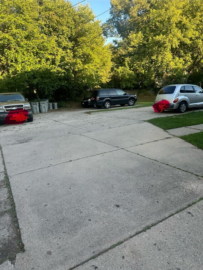 Parking - 4130 N 91st St
