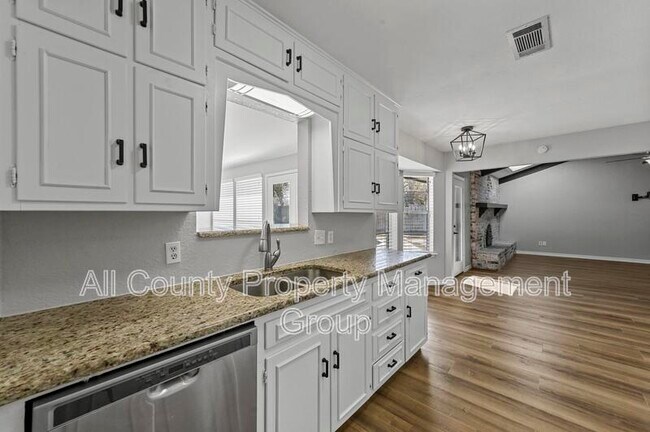Building Photo - 3108 Shady Brook Dr