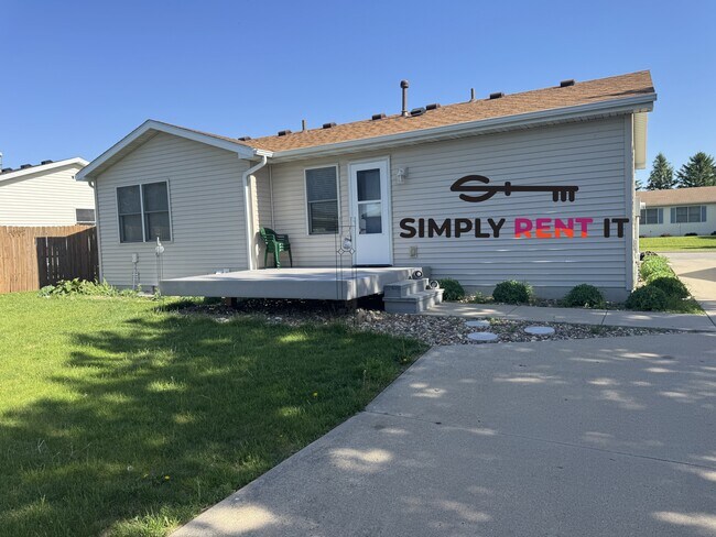 Building Photo - All Utilities, Lower-Level Living Space in Owner Occupied Home