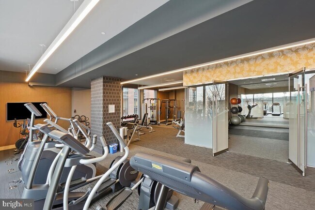 Building Photo - 45 Sutton Square SW