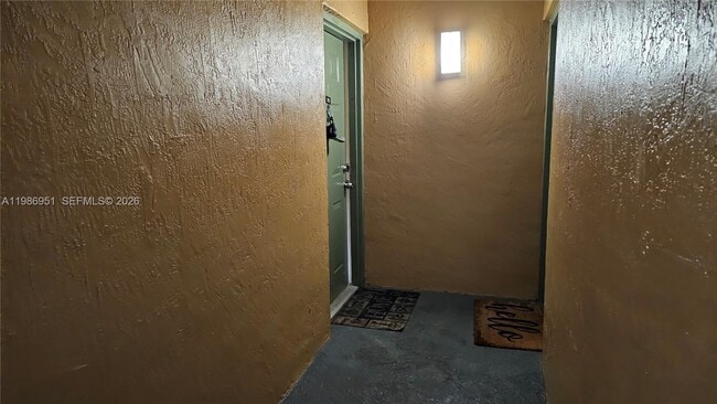 Building Photo - 8040 N Nob Hill Rd