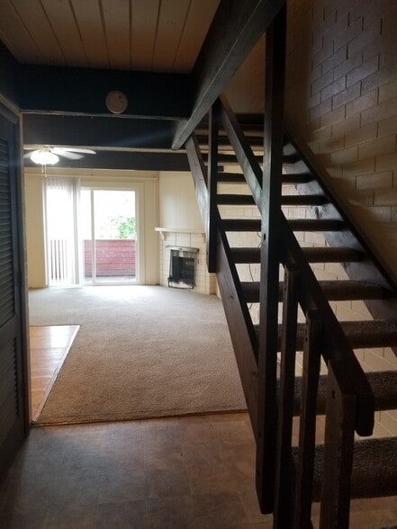 Building Photo - 2740 University Ave