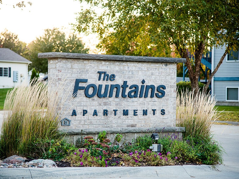 Primary Photo - Fountains Apartments