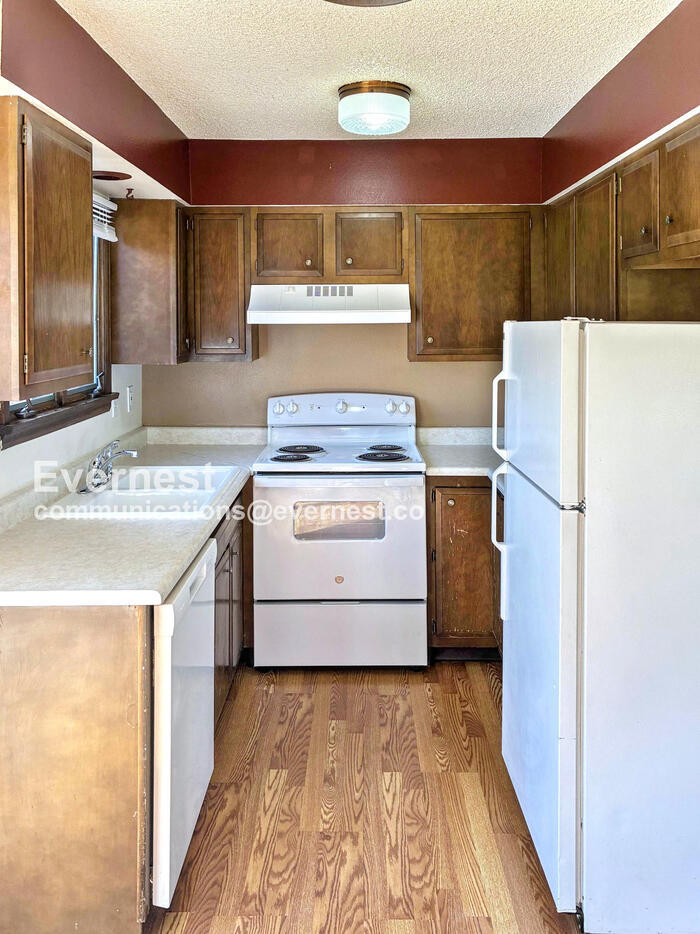 Building Photo - 2608 Leisure Dr