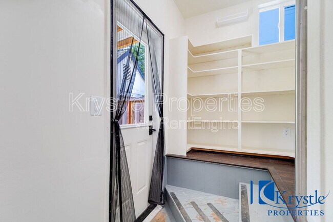 Building Photo - 1616 Fern Pl