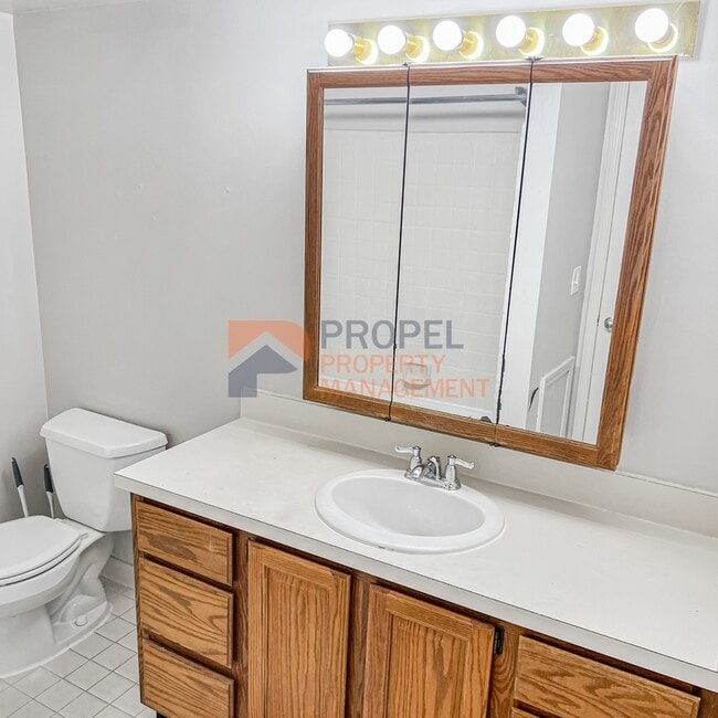 Building Photo - 173 Pinewood Cir