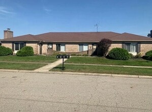 Building Photo - 913 Henley Ct