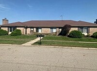 Building Photo - 913 Henley Ct