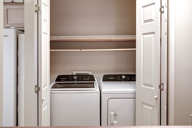 Building Photo - 706 Meghan St