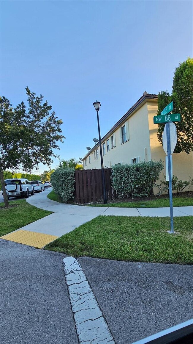 Building Photo - 8785 NW 116th Ct