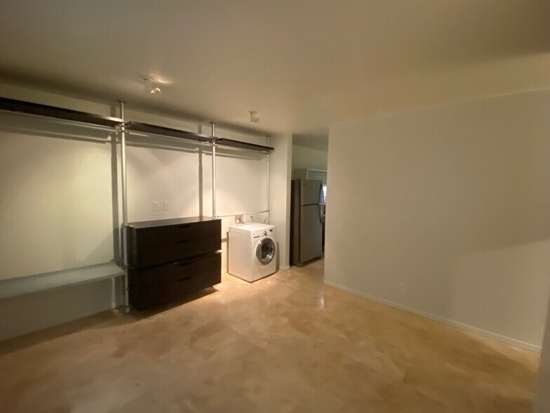 Building Photo - 801 Henry Clay Ave