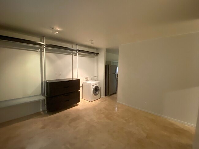 Building Photo - 801 Henry Clay Ave