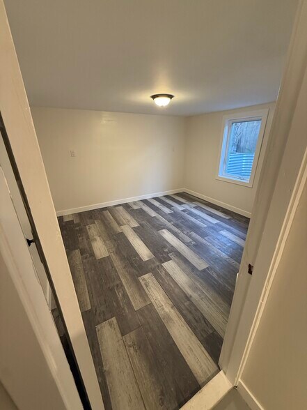 Oversized bedroom with emergency window - 5454 45th Ave SW