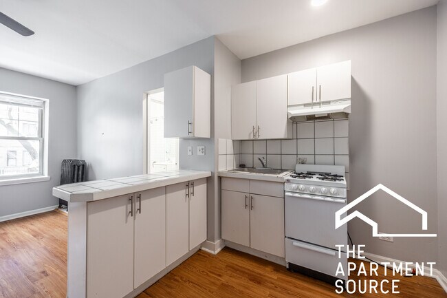 Building Photo - 4031 N Kenmore Ave