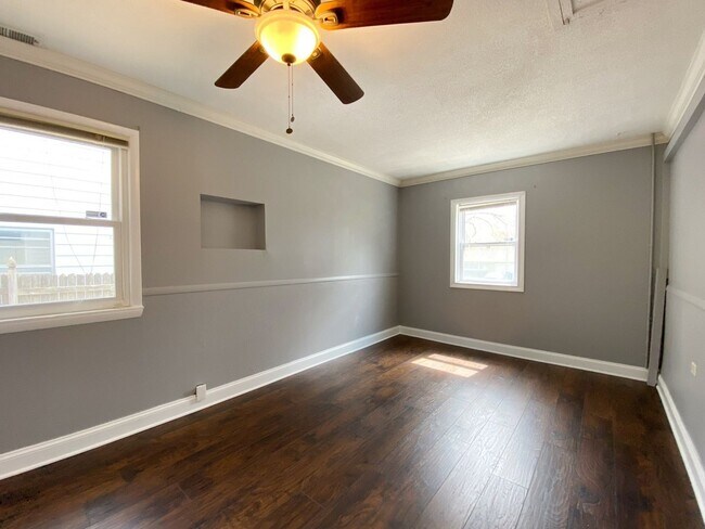 Building Photo - Beautiful 3 bedroom Prairie Village Home!