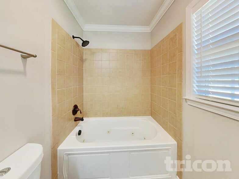 Building Photo - 3929 Garden Creek Dr