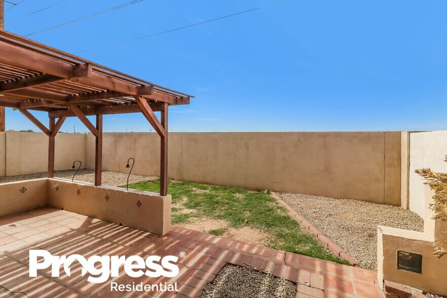 Building Photo - 3104 N Copenhagen Dr