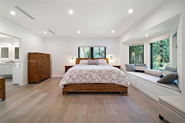 Building Photo - 1117 Alfonso Ave