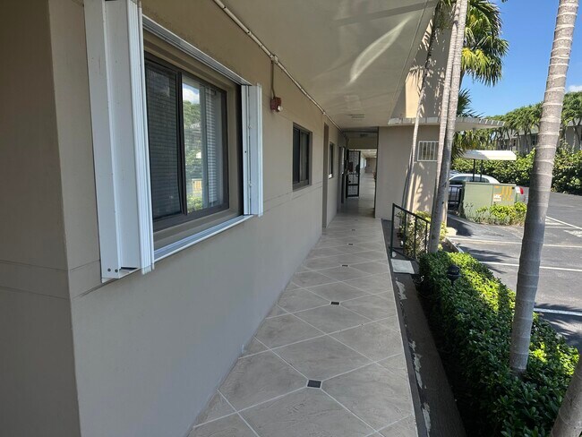 Building Photo - 3605 S Ocean Blvd