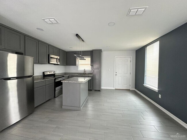 Building Photo - 13 Las Vistas Ln