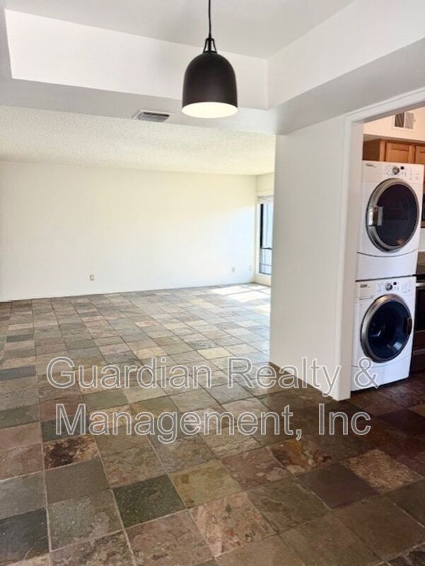 Building Photo - 5203 N 24th St