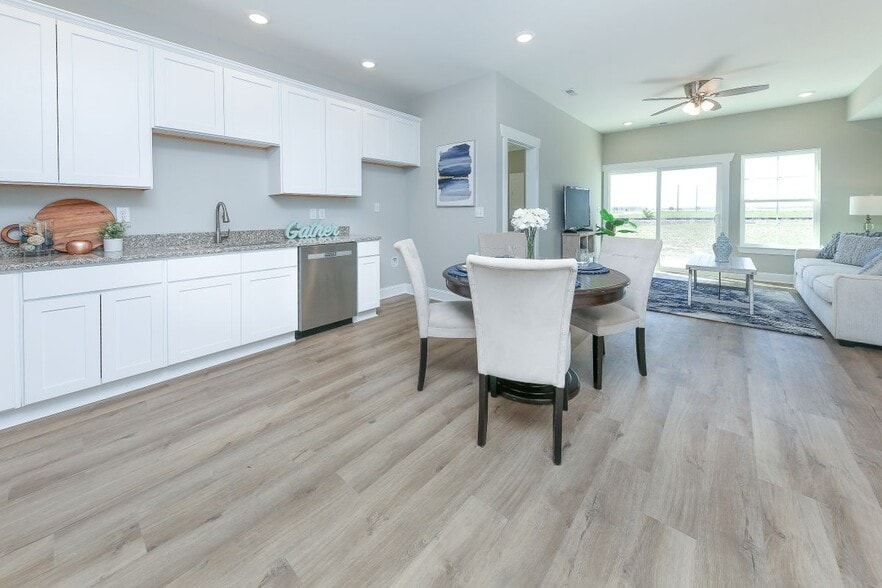 Building Photo - 125 Moyock Landing Dr