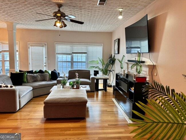 Building Photo - 1481 Edgeley Way