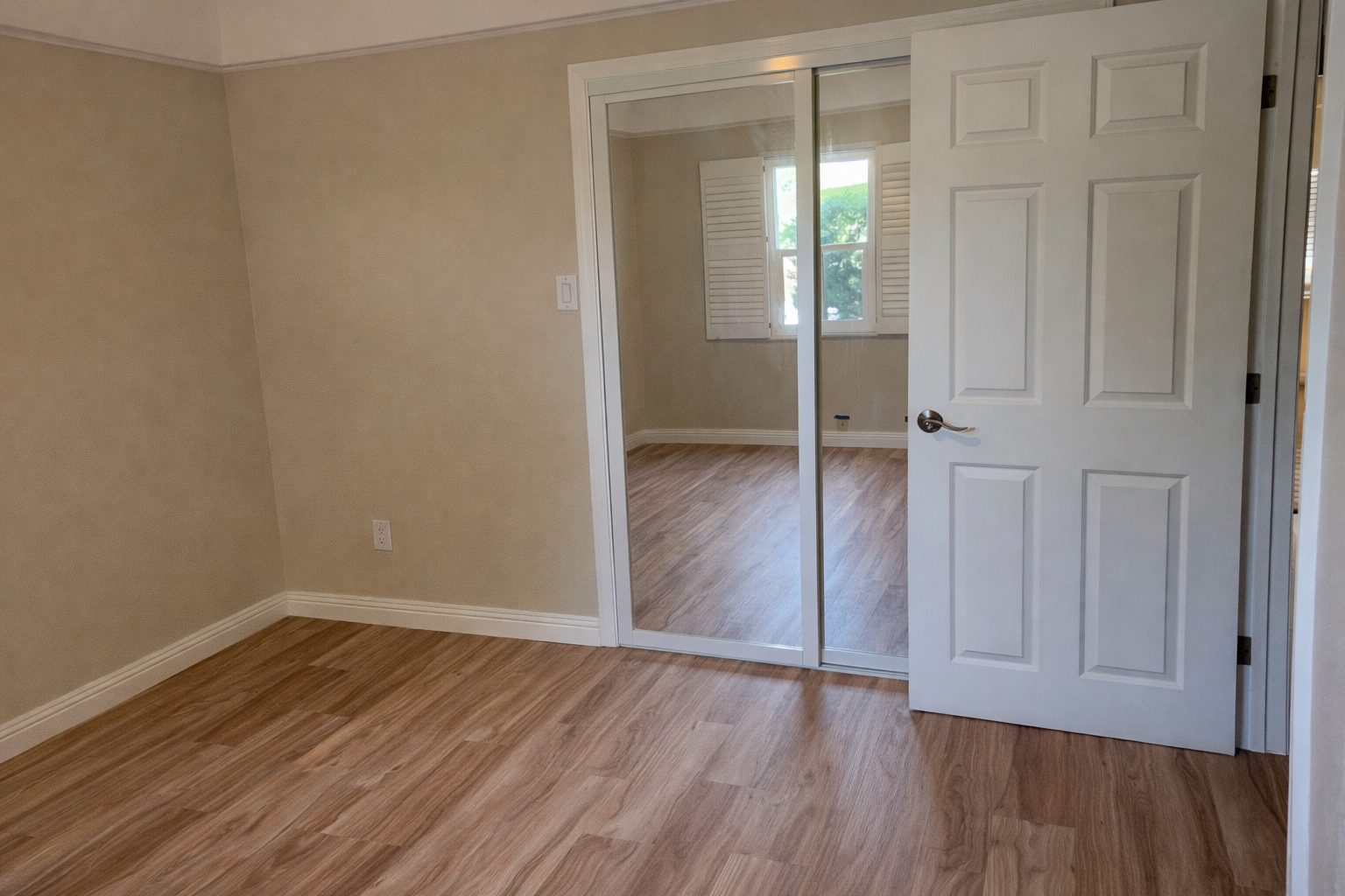 Bedroom #2 - 1111 North Rd