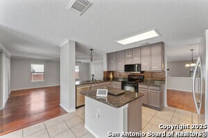 Building Photo - 3935 Knollcross